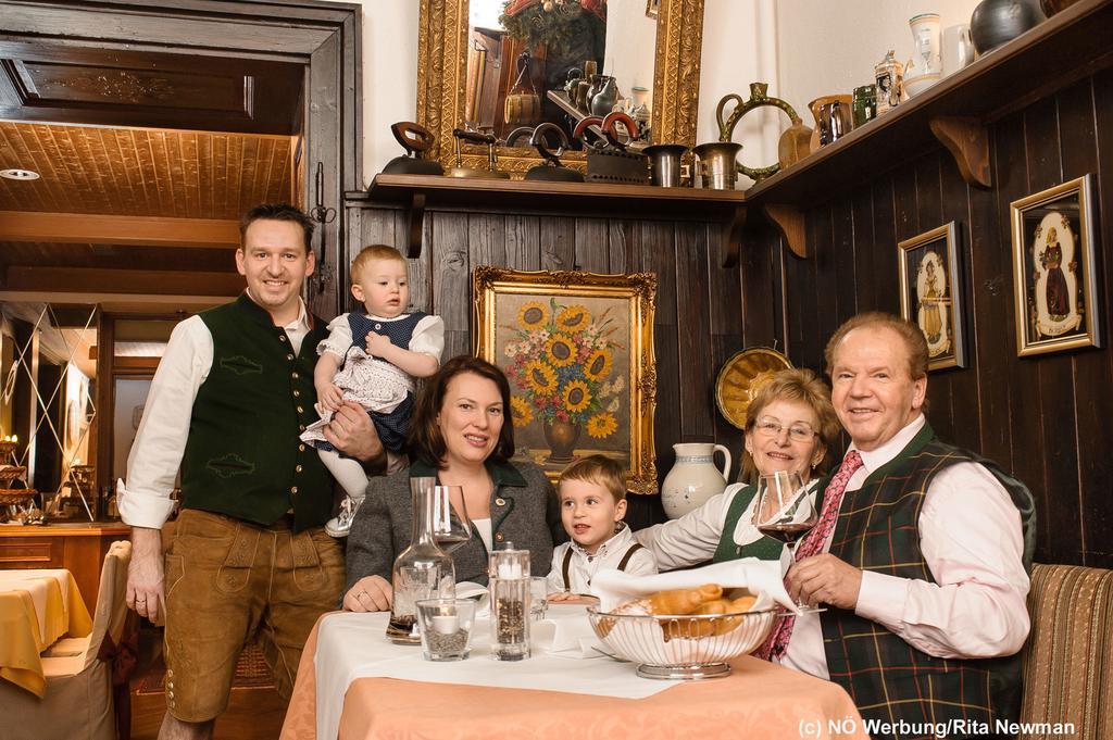 Hotel Post Hoenigwirt Kirchschlag in der Buckligen Welt ภายนอก รูปภาพ