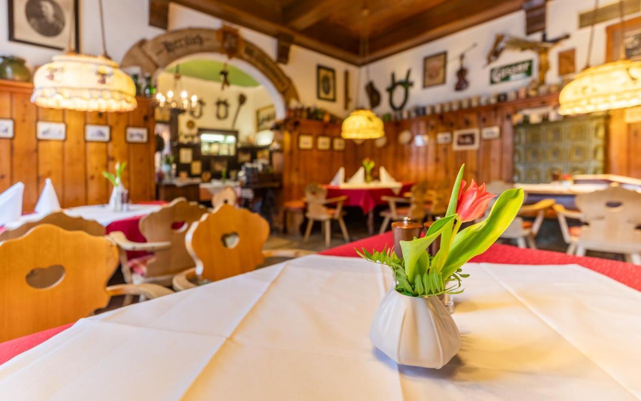 Hotel Post Hoenigwirt Kirchschlag in der Buckligen Welt ภายนอก รูปภาพ